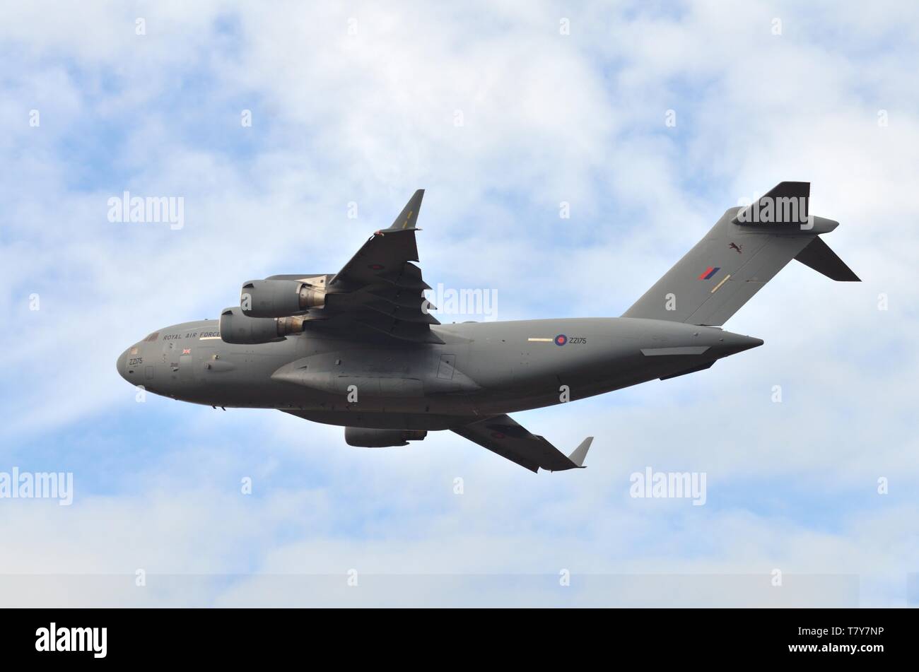 RAF Boeing C-17 Globemaster III, ZZ175, peu après le décollage de la RAF Brize Norton, Oxfordshire, Royaume-Uni Banque D'Images
