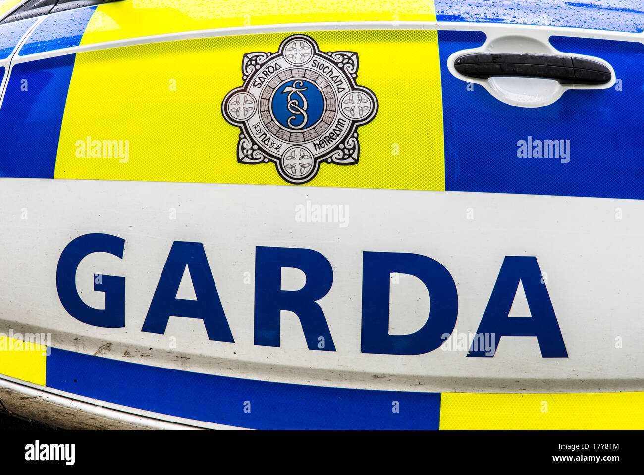 Une voiture de police des routes nationales Garda Bureau ou GNRPB. L'unité de police des routes de la Garda Síochána. Avant 2018, il était connu sous le nom de Traf Garda Banque D'Images