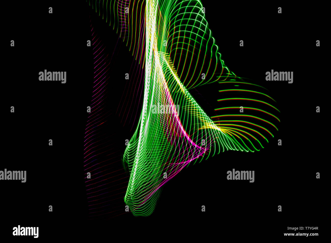 3d illustration. Résumé des lignes colorées sur fond neutre de couleur noire. Les modèles de l'intersection de lignes formant image tridimensionnelle. Services admi Banque D'Images