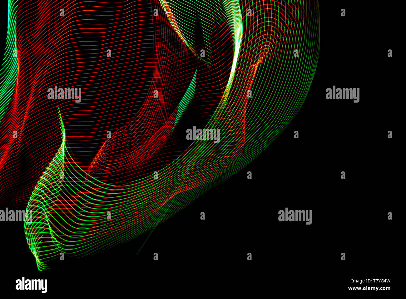 3d illustration. Résumé des lignes colorées sur fond neutre de couleur noire. Les modèles de l'intersection de lignes formant image tridimensionnelle. Services admi Banque D'Images