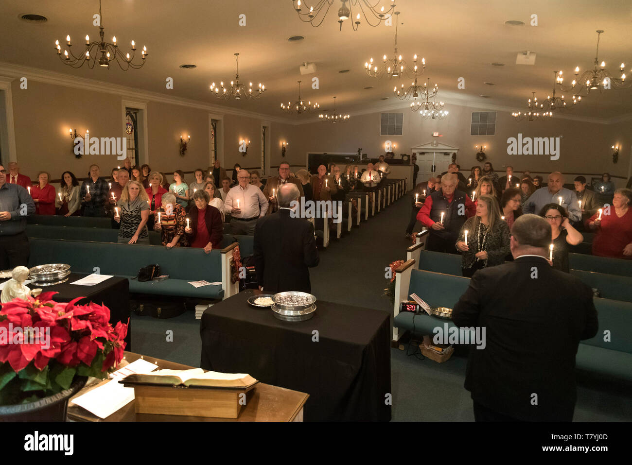 Bougie célébration de l'Avent dans une Eglise baptiste du sud en Floride. Banque D'Images