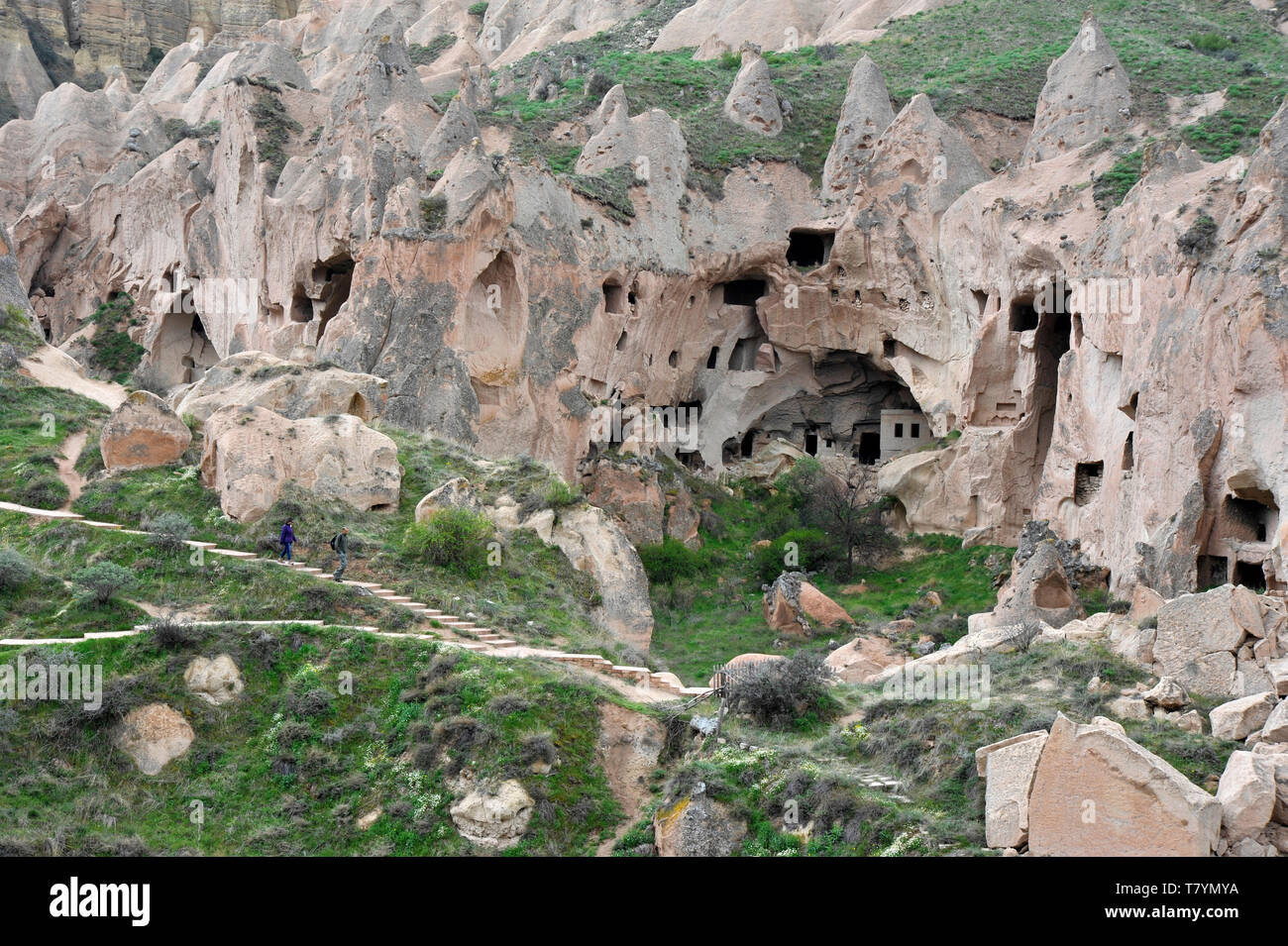 Logements ancienne grotte creusée dans la pierre au musée de plein air des formations en Cappadoce, Turquie Banque D'Images