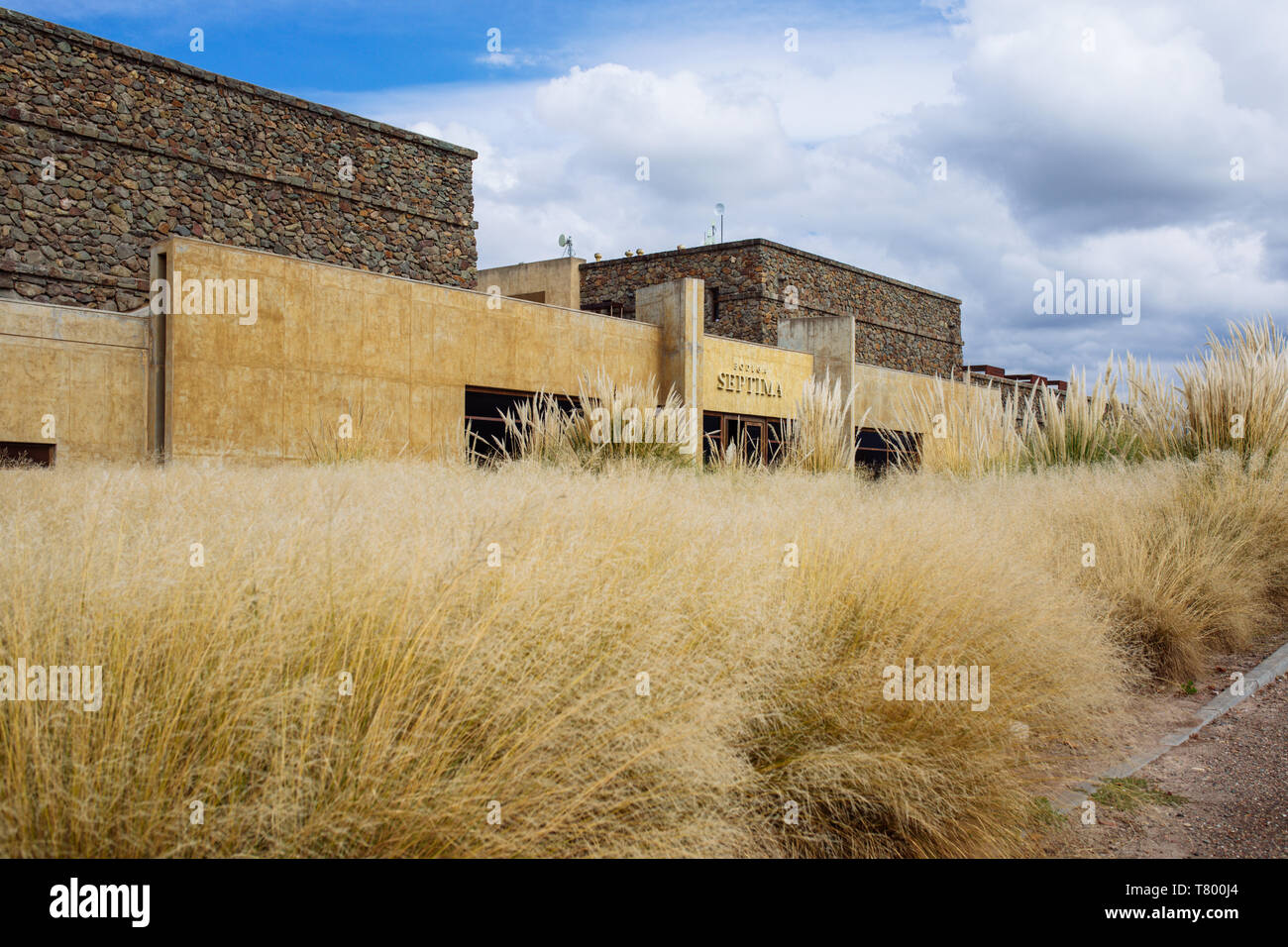 Vue latérale du bâtiment, Bodega Septima winery Agrelo, Lujan de Cuyo, Mendoza, Argentine Banque D'Images