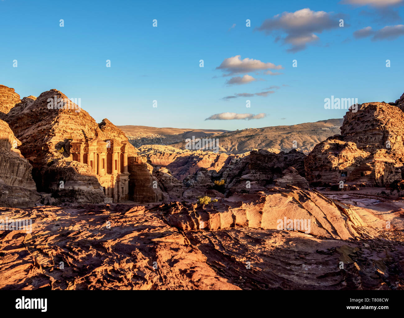 Le monastère (Ad-Deir), Petra, Site du patrimoine mondial de l'UNESCO, le Gouvernorat de Ma'an, Jordanie, Moyen-Orient Banque D'Images