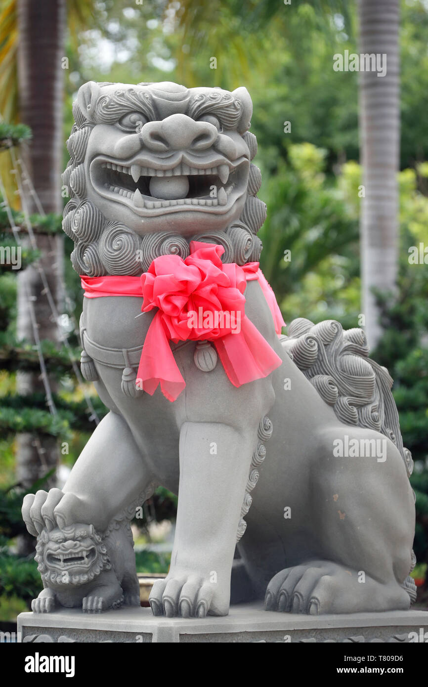 Statue de lion gardien impérial, Chau Doc, le Vietnam, l'Indochine, l'Asie du Sud-Est, Asie Banque D'Images