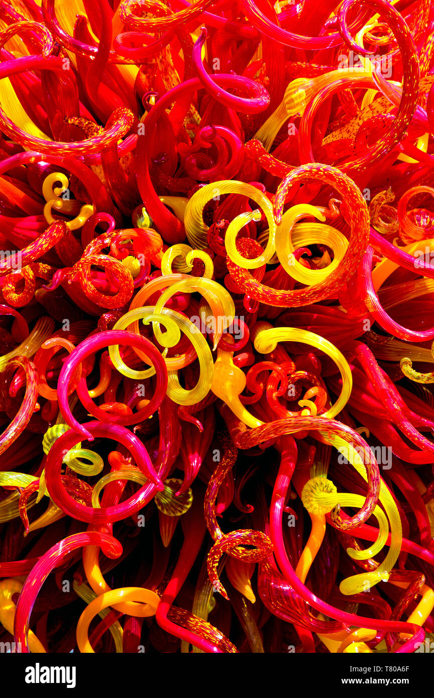 4e Mai 2019 - 'Summer Sun' Dale Chihuly sculpture en verre dans le cadre d'une exposition temporaire à Kew Gardens, Londres Banque D'Images