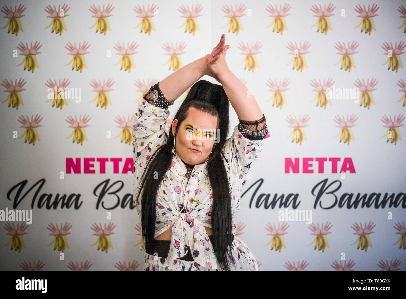 Tel Aviv, Israël. Le 08 mai, 2019. Netta Barzilai, le gagnant du prix de l'Eurovision 2018, pose pour une photo lors d'un entretien avec l'agence de presse allemande (DPA). Credit : Ilia Efimovitch/dpa/Alamy Live News Banque D'Images