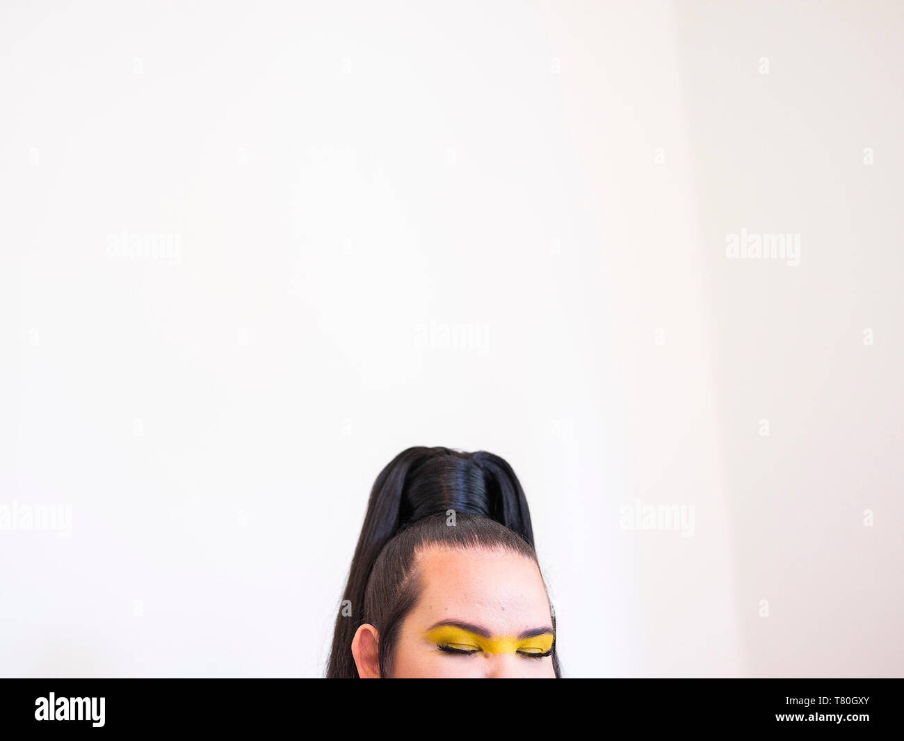 Tel Aviv, Israël. Le 08 mai, 2019. Netta Barzilai, le gagnant du prix de l'Eurovision 2018, pose pour une photo lors d'un entretien avec l'agence de presse allemande (DPA). Credit : Ilia Efimovitch/dpa/Alamy Live News Banque D'Images