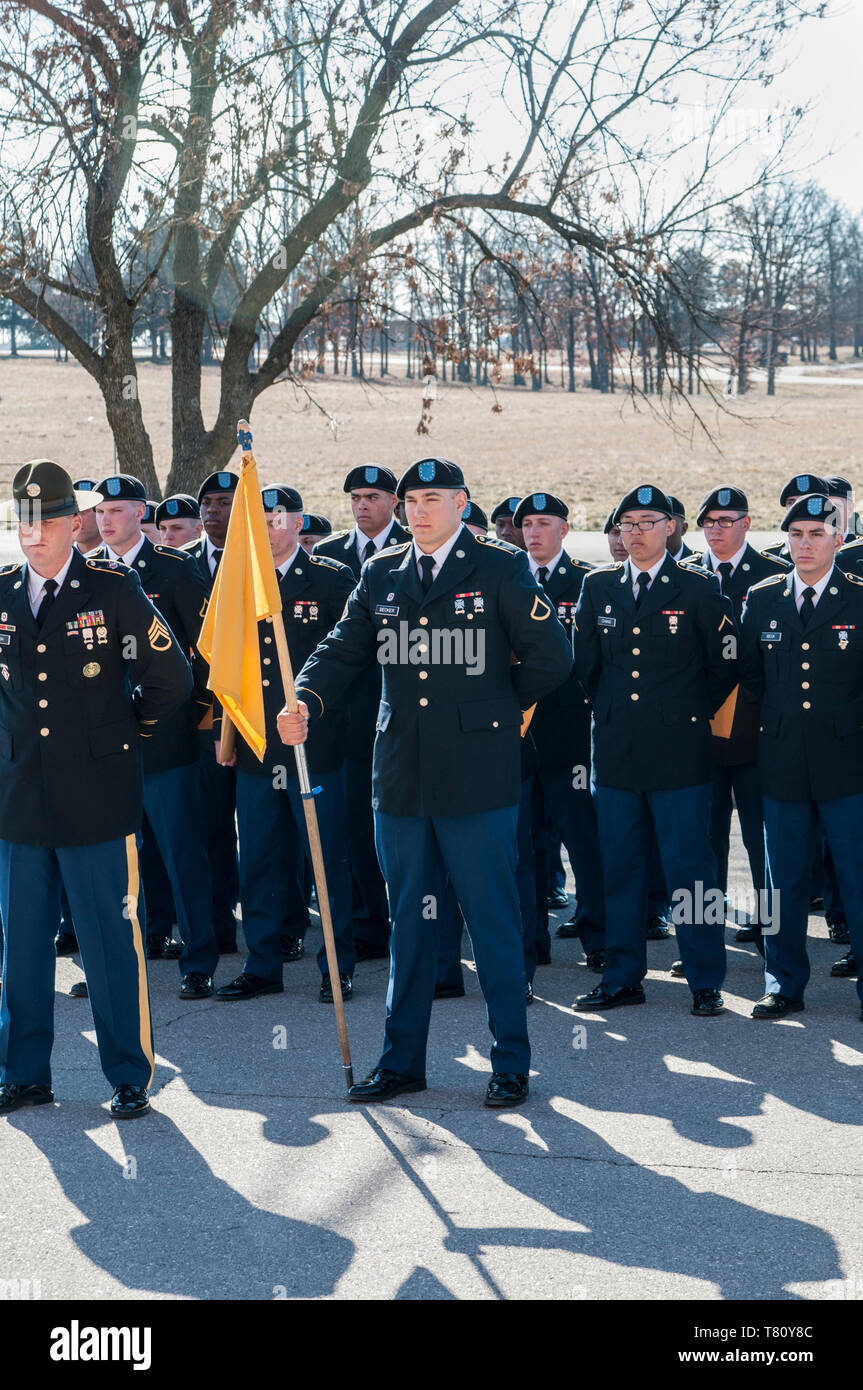 Fort Leonard Wood. Théâtre & Eyck, un 35e OSUT. US Army National Guard de la formation de base des diplômes. Banque D'Images