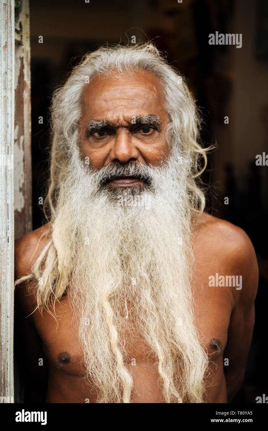Portrait de Sunil, Galle, Côte Sud, Sri Lanka, Asie Banque D'Images