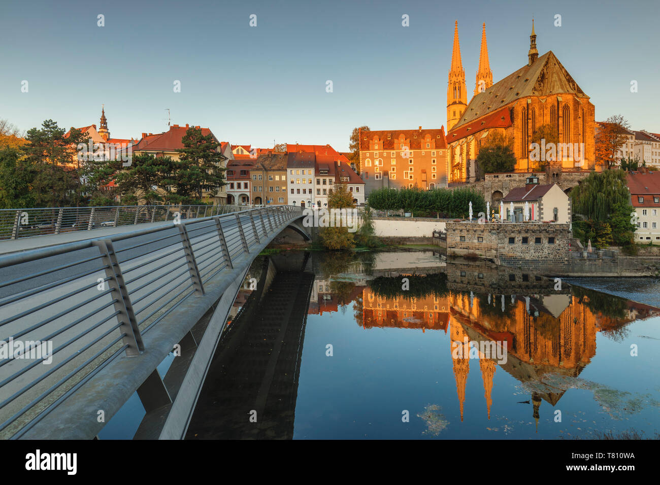 Vue sur la rivière Neisse à Saint Pierre et Paul à l'aube, Goerlitz, Saxe, Allemagne, Europe Banque D'Images