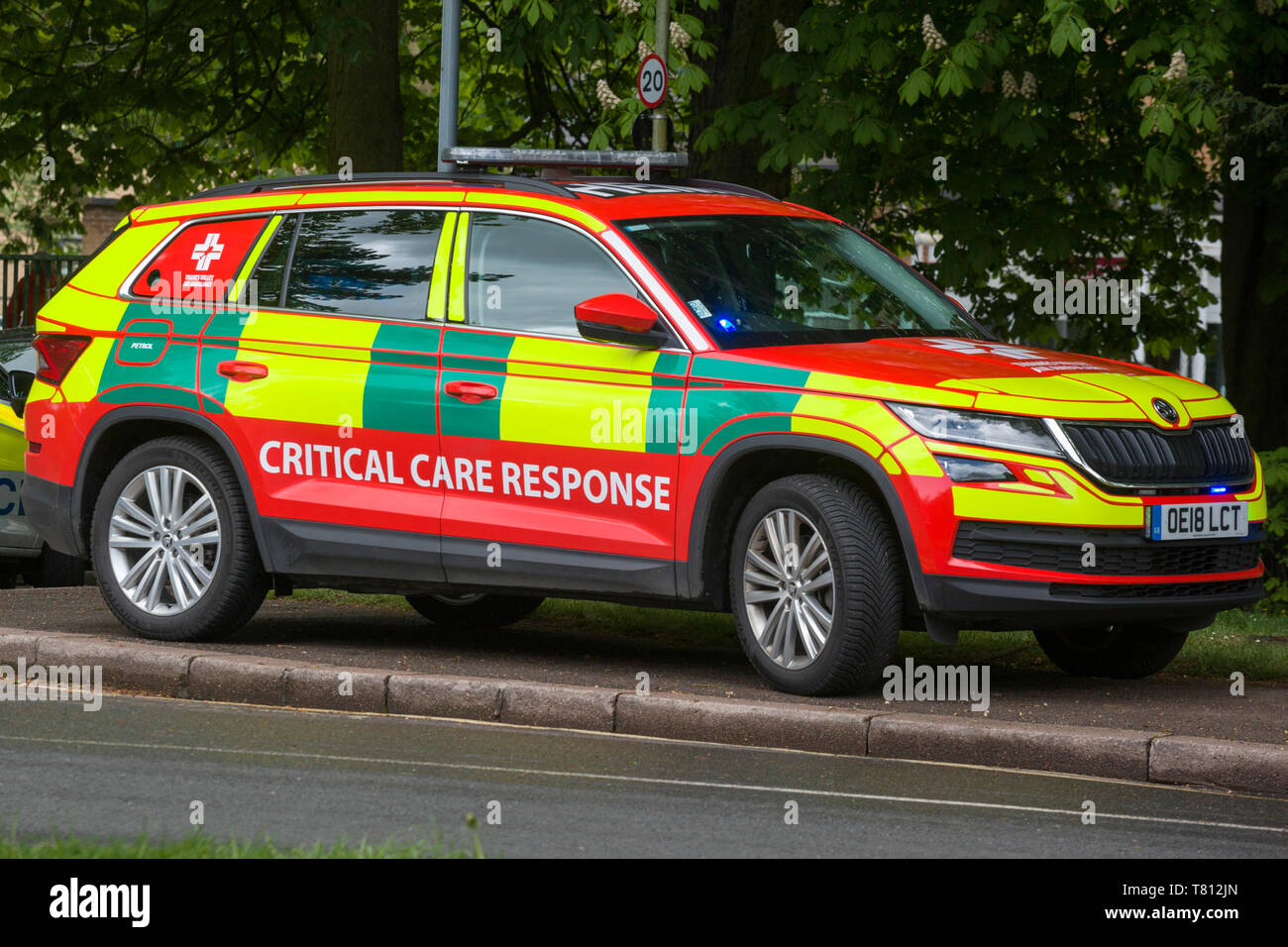 Un véhicule d'intervention en soins critiques de Thames Valley Air Ambulance à un incident à Oxford. Banque D'Images