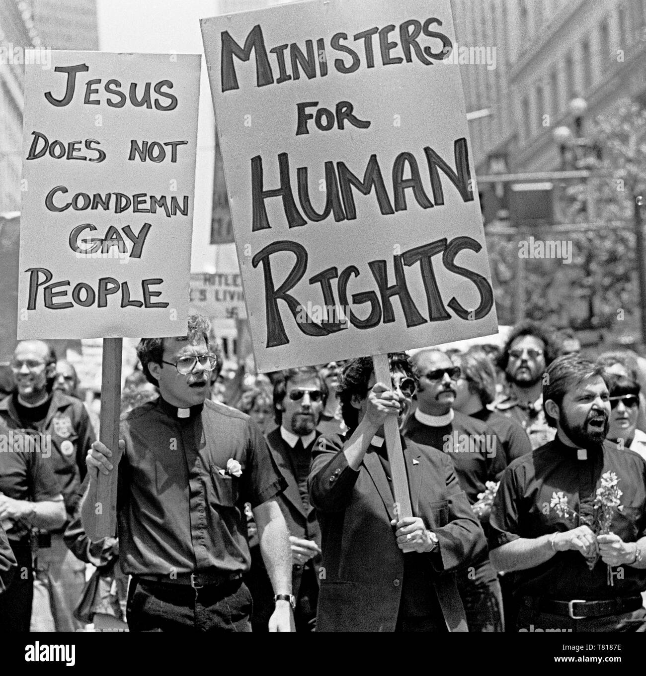Les ministres ont pour les droits de l'homme mars dans la Parade de la Gay Pride à San Francisco, Juin 1977 Banque D'Images