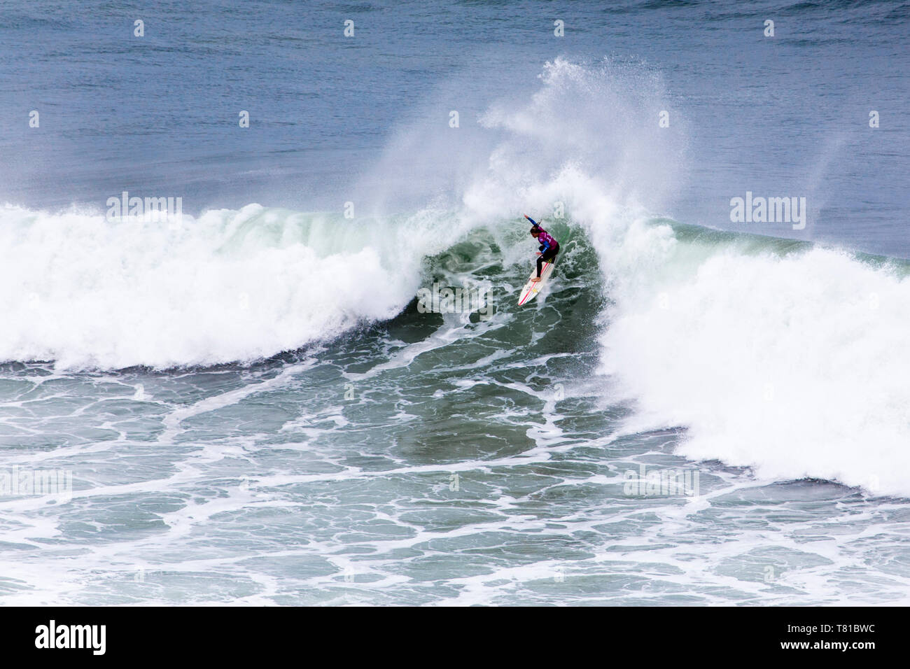 Bells Beach, Torquay/Australie - Avril 27, 2019 : Courtney Conlogue gagner sur Malia Manuel au Rip Curl Pro la finale des femmes de la Ligue mondiale de Surf à Bel Banque D'Images
