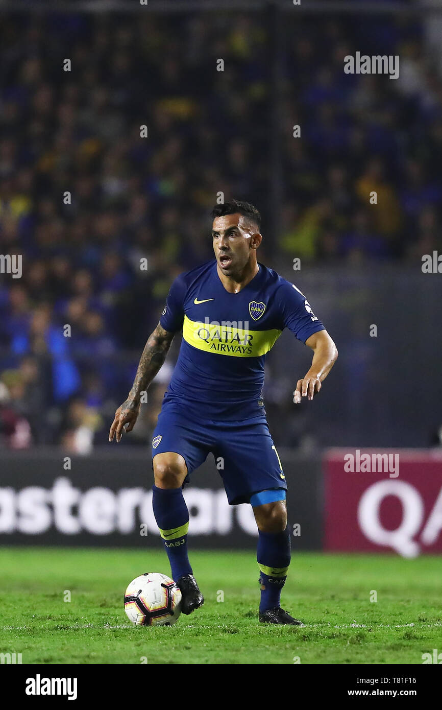 Buenos Aires, Argentine - 09 mai, 2019 : Carlos Tevez (Boca Juniors) tenant la boule sur le match contre l'Atletico dans Panaraense la Bombonera Stadium Banque D'Images