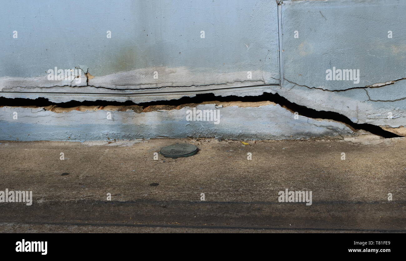 La fissure mur de l'ancien bâtiment Banque D'Images