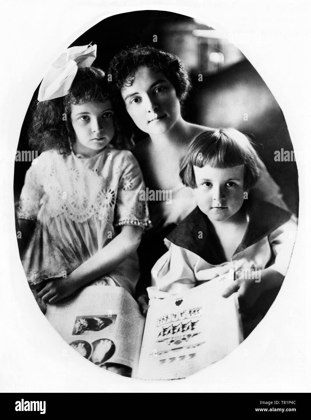 Anne Dallas Dudley avec ses enfants, 1921 Banque D'Images