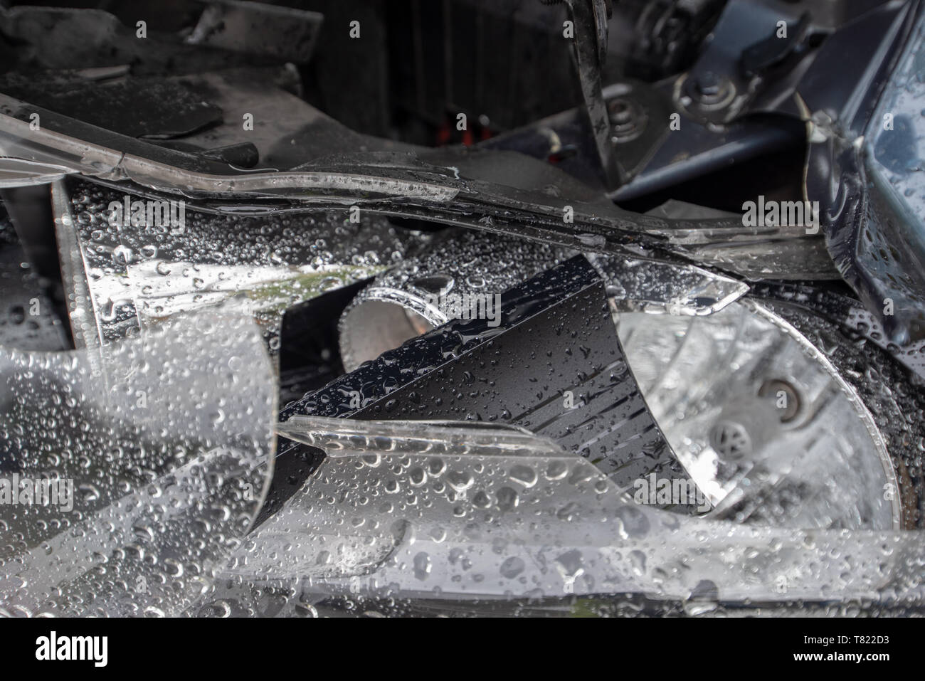 Volkswagen Golf. Accident de voiture et de détails. Accident de voiture sur la tête. Accident de voiture de police et l'arrière-plan. Banque D'Images