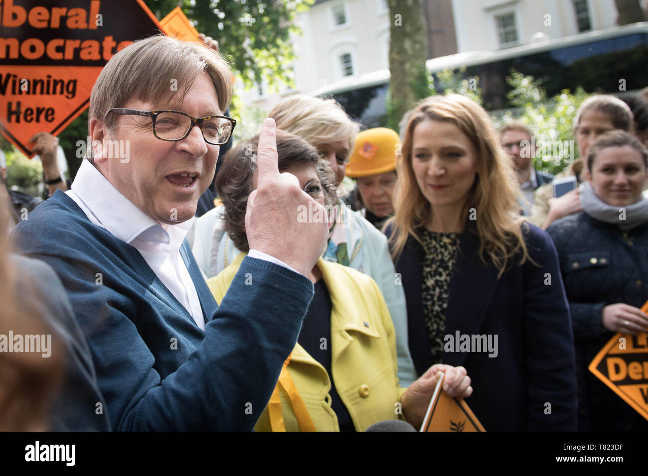 Le Parlement européen le coordonnateur du Brexit Guy Verhofstadt (à gauche) avec la campagne leader Libdem Sir Vince Cable à Londres pendant leur campagne électorale de l'UE. Banque D'Images