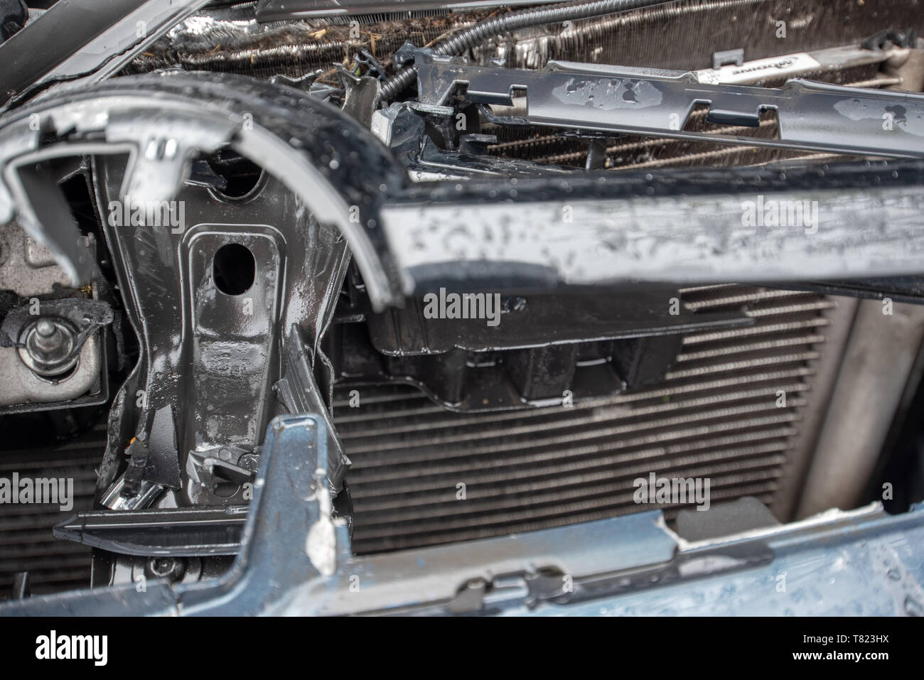 Volkswagen Golf. Accident de voiture et de détails. Accident de voiture sur la tête. Accident de voiture de police et l'arrière-plan. Banque D'Images