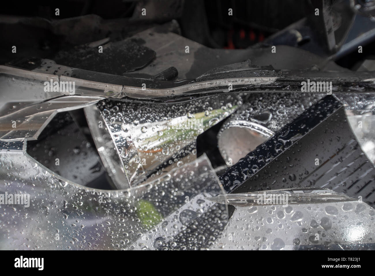 Volkswagen Golf. Accident de voiture et de détails. Accident de voiture sur la tête. Accident de voiture de police et l'arrière-plan. Banque D'Images