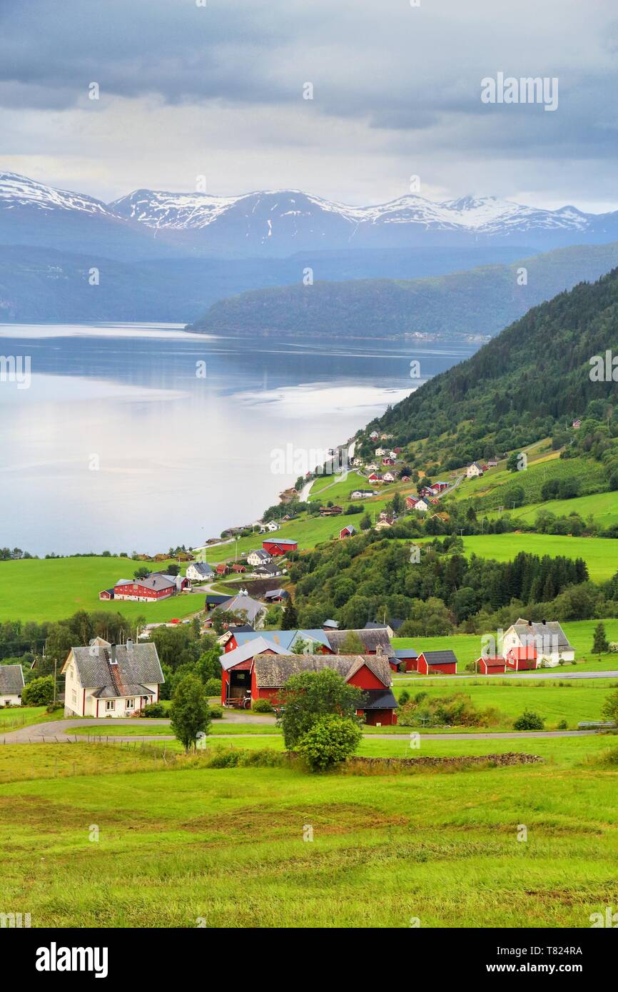 Norvège - Fjord de paysage. Partie de Fjord appelé Innvikfjorden. Village de Balestrand. Banque D'Images