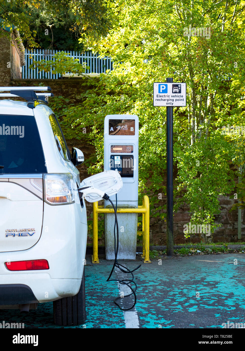 Point de recharge de véhicules électriques, Kirriemuir, Angus, Scotland, UK Banque D'Images