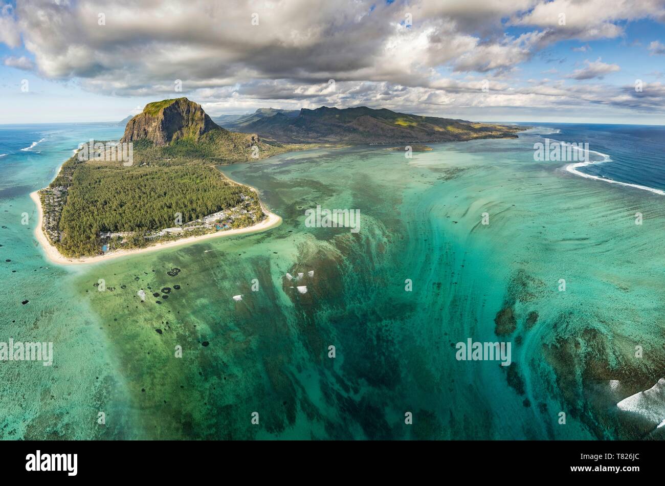 L'Ile Maurice, Rivière Noire, le Morne Brabant, inscrite au Patrimoine Mondial de l'UNESCO (vue aérienne) Banque D'Images