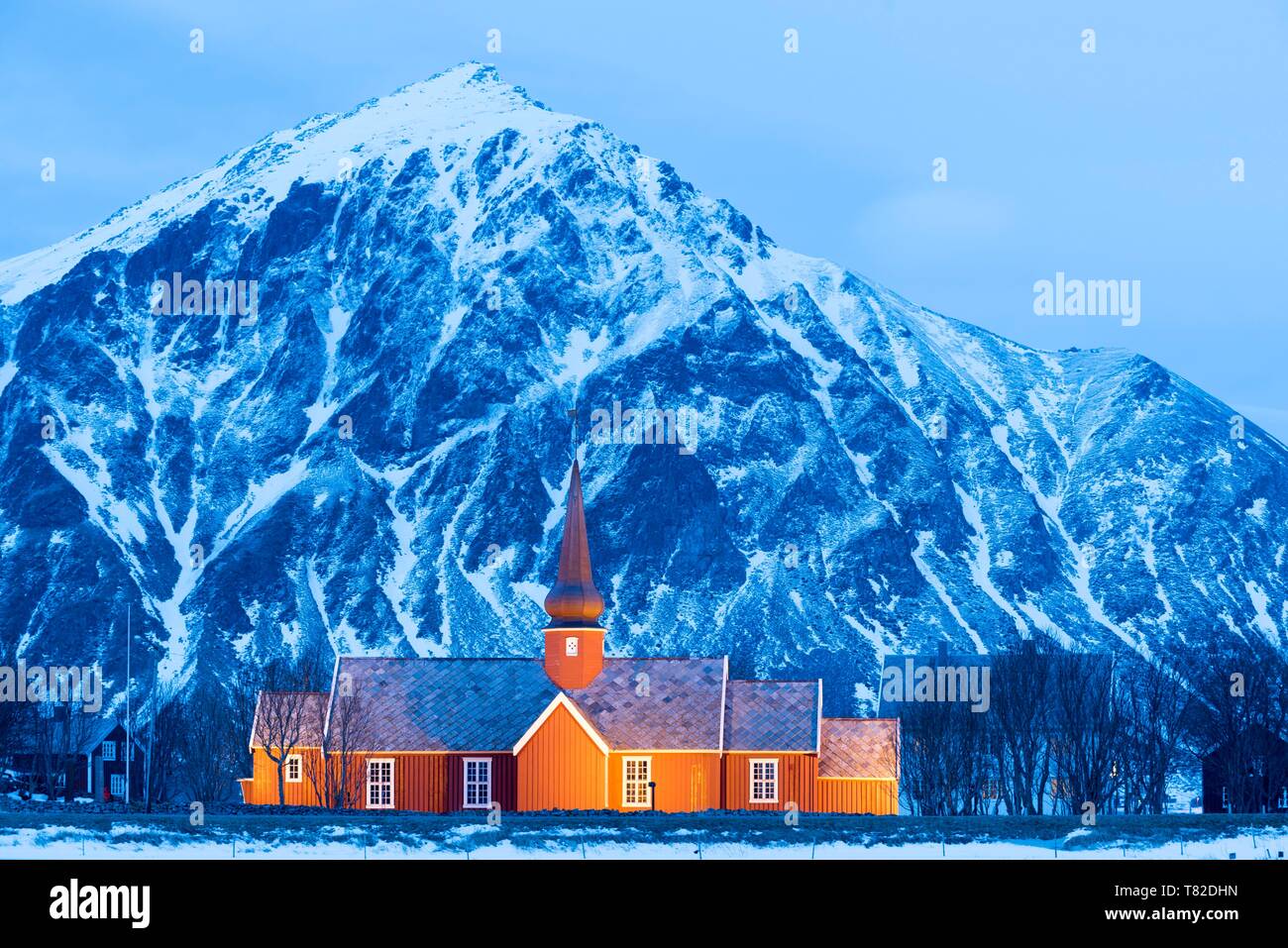 La Norvège, Nordland County, îles Lofoten, Flakstad, Église Banque D'Images