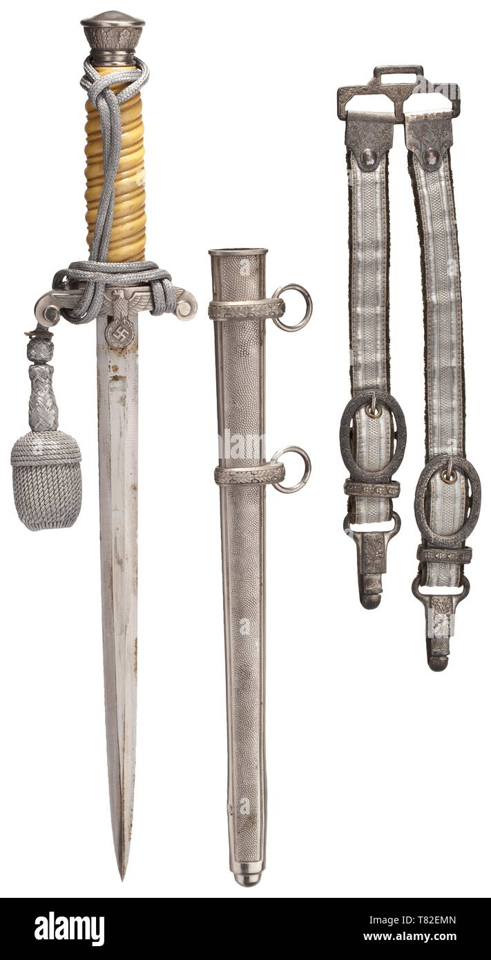 Walter Stettner Ritter von Grabenhofen - poignard M 35 pour les officiers, avec poignée en ivoire Lame nickelée gravée avec le logo du fabricant "A.W. JR Solingen'. Poignée en ivoire, pommeau plaqué argent et quillons. Fourreau en fer plaqué argent (bosses). À l'épée-knot et hanger. Longueur 39,5 cm., historique, historique, les armées de l'armée, les forces armées, militaire, militaria, 20e siècle, Editorial-Use-seulement Banque D'Images