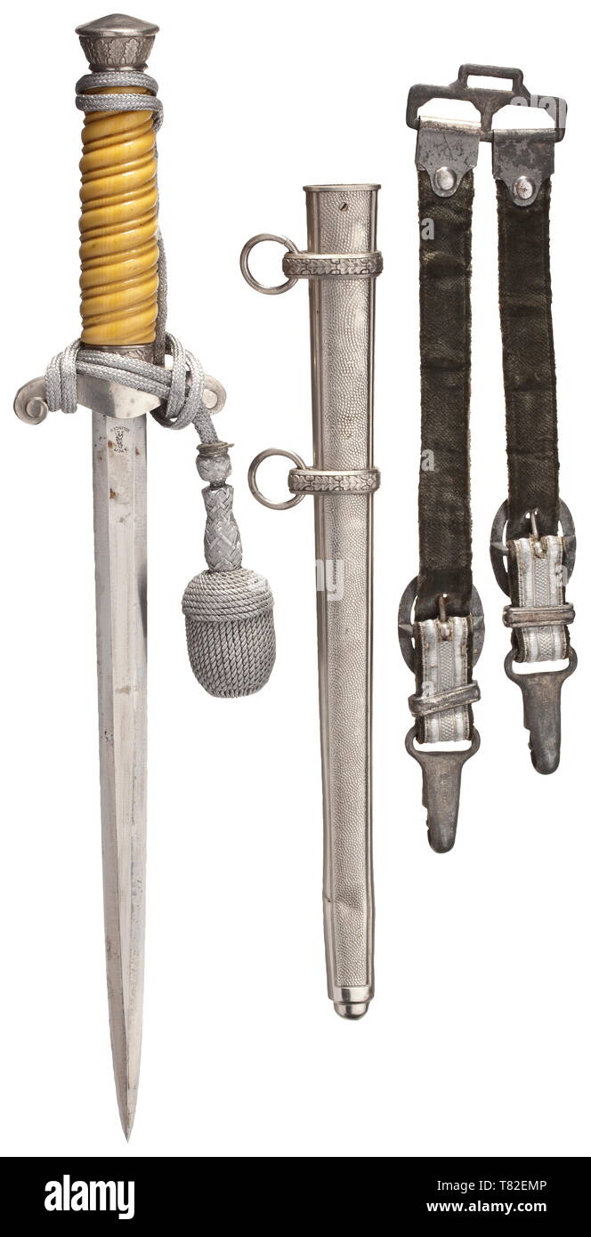 Walter Stettner Ritter von Grabenhofen - poignard M 35 pour les officiers, avec poignée en ivoire Lame nickelée gravée avec le logo du fabricant "A.W. JR Solingen'. Poignée en ivoire, pommeau plaqué argent et quillons. Fourreau en fer plaqué argent (bosses). À l'épée-knot et hanger. Longueur 39,5 cm., historique, historique, les armées de l'armée, les forces armées, militaire, militaria, 20e siècle, Editorial-Use-seulement Banque D'Images
