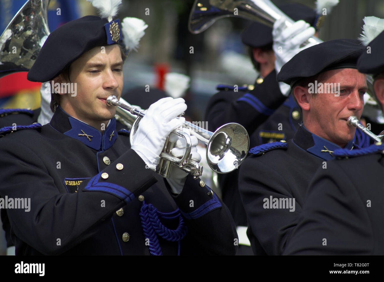 Brass band de plein air dans l'uniforme de cérémonie historique. Dans Zeremonienuniformen Outdoor-Blaskapelle historischen. Plenerowa dęta mundurach orkiestra w. Banque D'Images