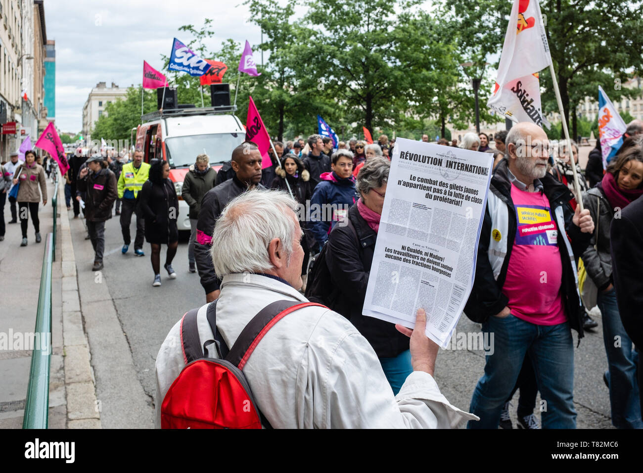 Environ 4000 fonctionnaires ont défilé dans les rues de Lyon Banque D'Images