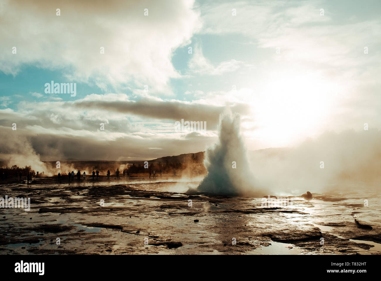 L'éruption du geyser de Haukadalur, Arnessysla, Islande, Banque D'Images