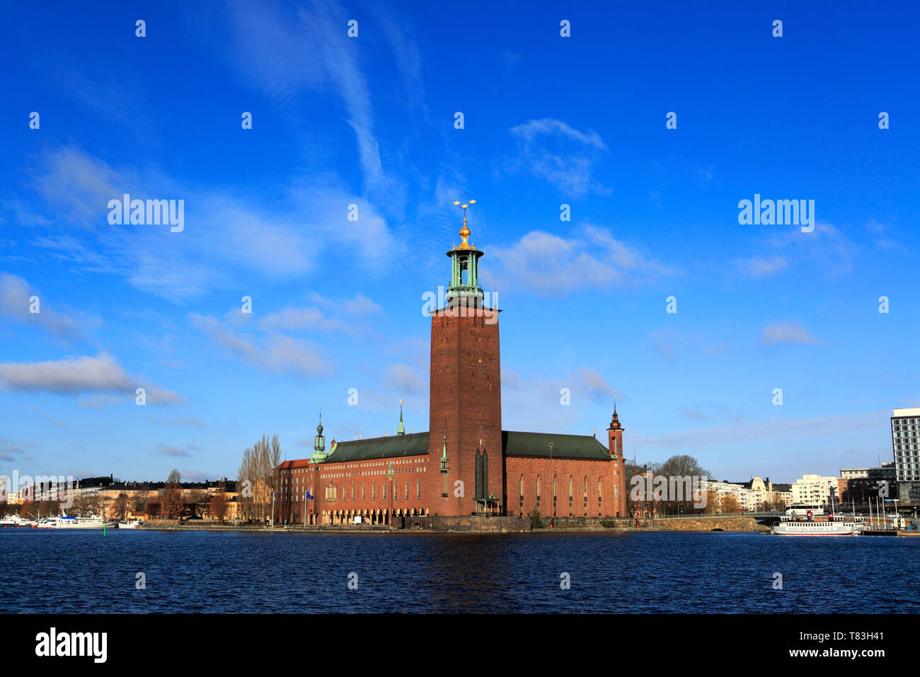 Vue d'hiver de l'Hôtel de Ville sur le lac Malaren, Ville de Stockholm, Suède, Europe City Hall est le lieu de la cérémonie du prix Nobel chaque année sur le Banque D'Images