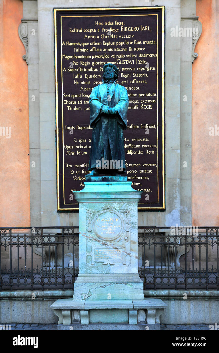 Olavus Petri statue en dehors de Storkyrkan, la cathédrale Sankt Nikolai kyrka, Gamla Stan, Stockholm, Suède, Europe Ville Banque D'Images