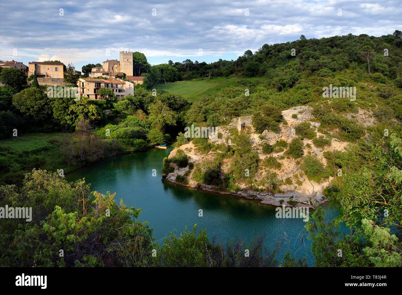 France, Alpes de Haute Provence, Parc Naturel Régional du Verdon, basses gorges du Verdon, Esparron de Verdon, le château appartient toujours à la famille de Castellane Banque D'Images