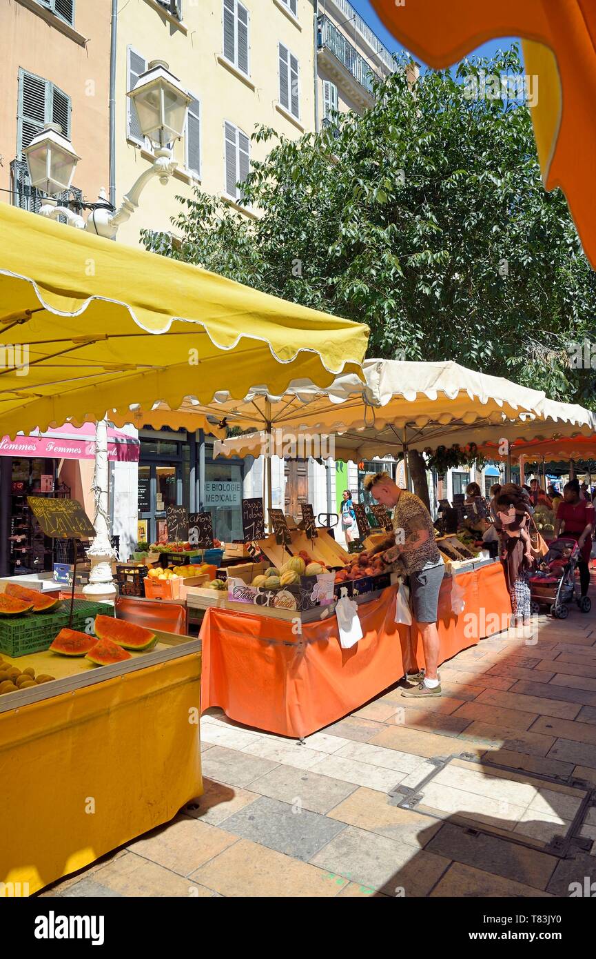 La France, Var, Toulon, marché sur le Cours Lafayette Banque D'Images