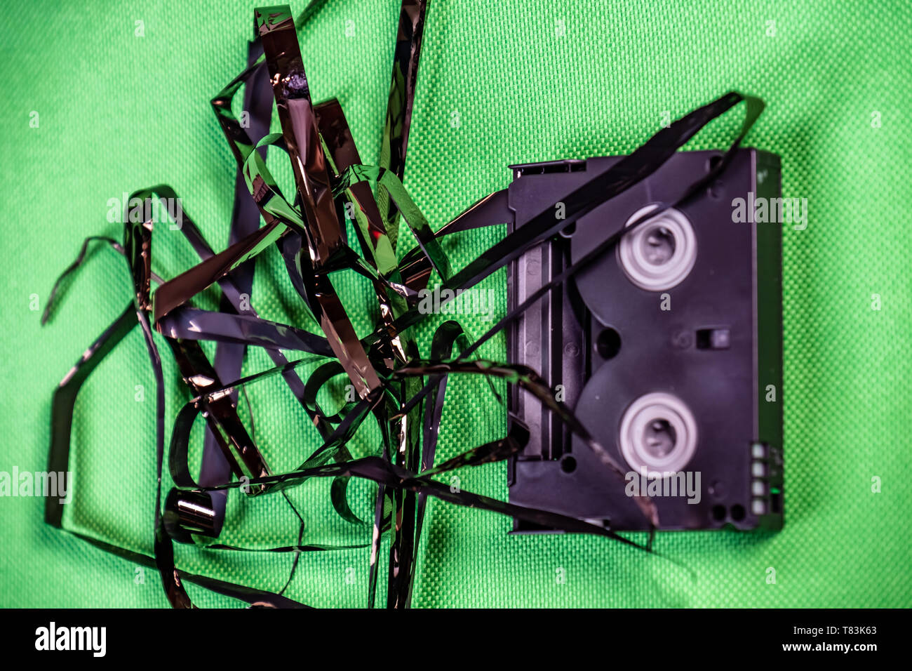 Sorti de la bande mini dv cassette vidéo. Banque D'Images