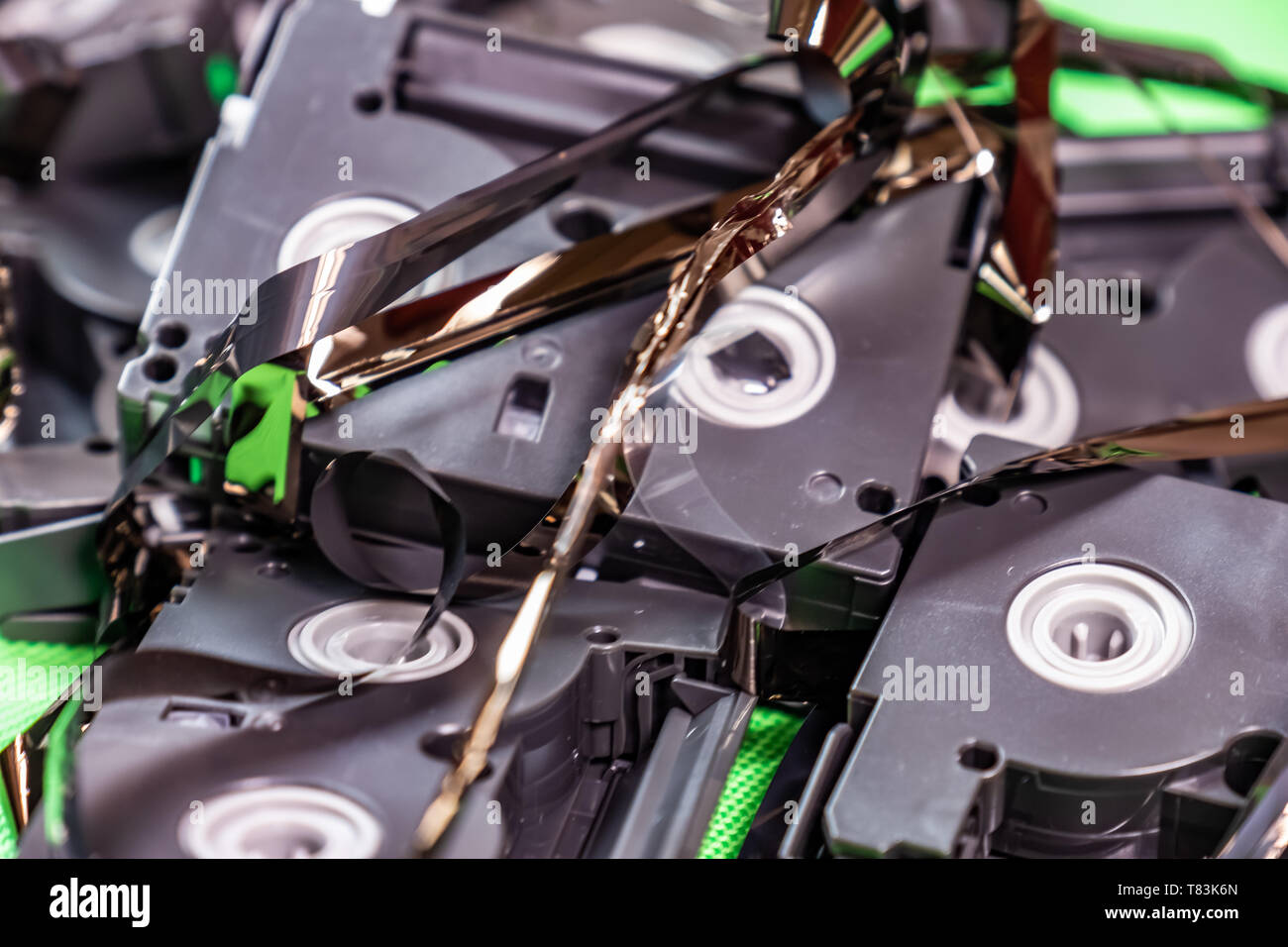 Sorti de la bande mini dv cassette vidéo. Banque D'Images