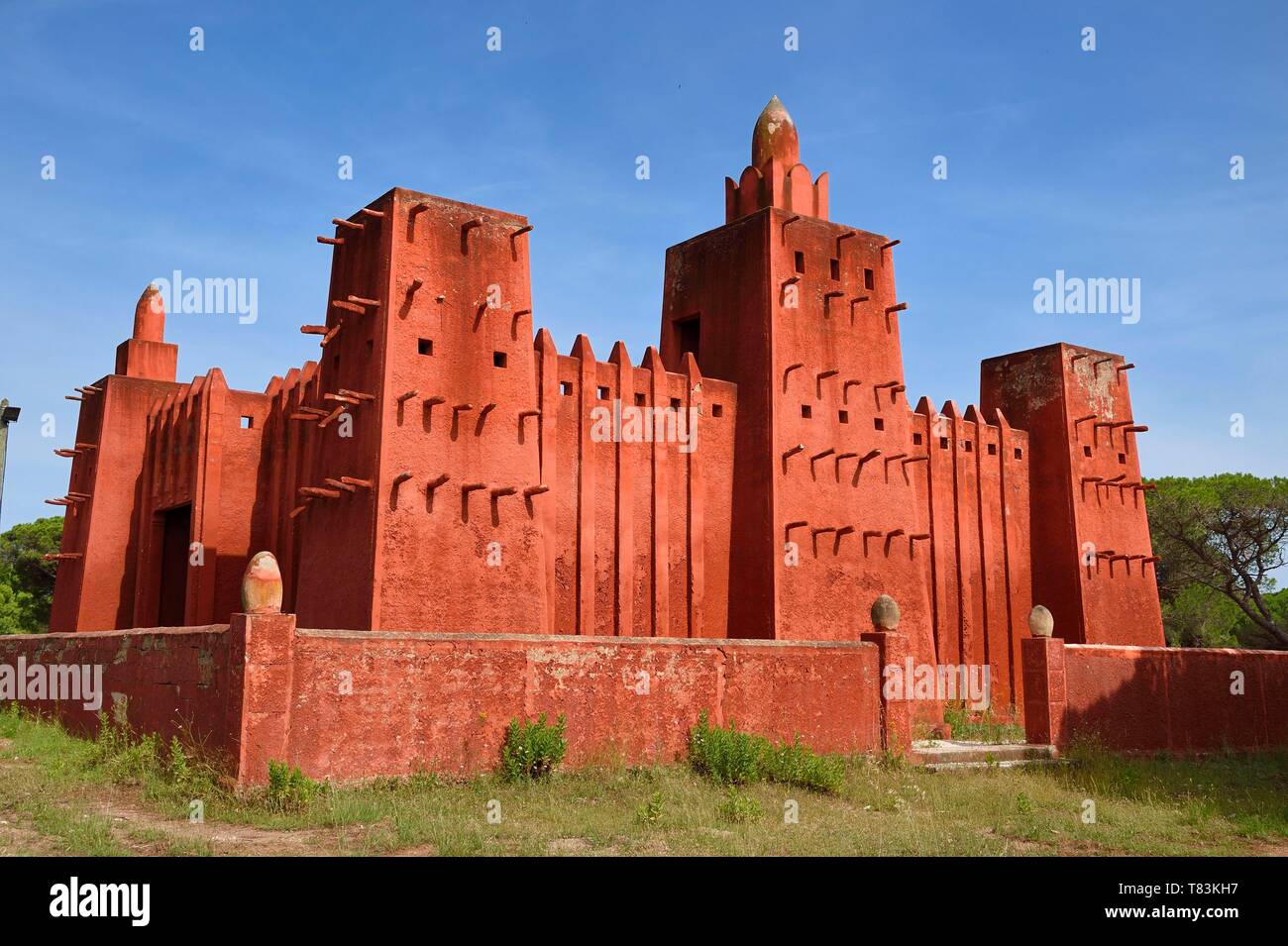 La France, Var, Frejus, ancien camp de Caïs, la mosquée Missiri soudanais achevée en 1930, la Mosquée de Djenné replica et inclus dans l'inventaire historique supplémentaire Banque D'Images