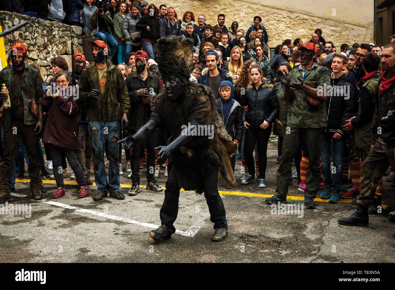 France, Pyrénées Orientales, Prats-de-Mollo, scène de la vie au cours de la fête de l'ours au carnaval Banque D'Images