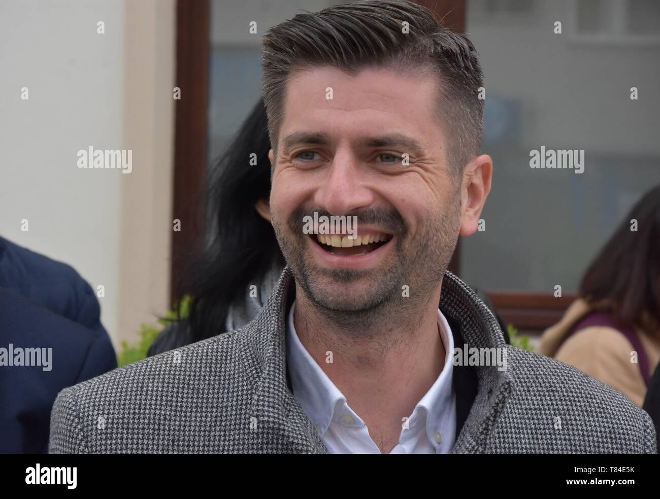 Lubin, Pologne. 10 mai, 2019. Élections au Parlement européen en Pologne, le chef de la liste Wiosna Biedronia (printemps) dans le district d'Opole Dolny Slask Krzysztof Smiszek, partenaire privé de Robert Biedron, ancien maire de SÂ³upsk en Pologne, il est le plus célèbre couple gay/Twardysko-Wierzbicki Crédit : Piotr ZUMA Wire/Alamy Live News Banque D'Images