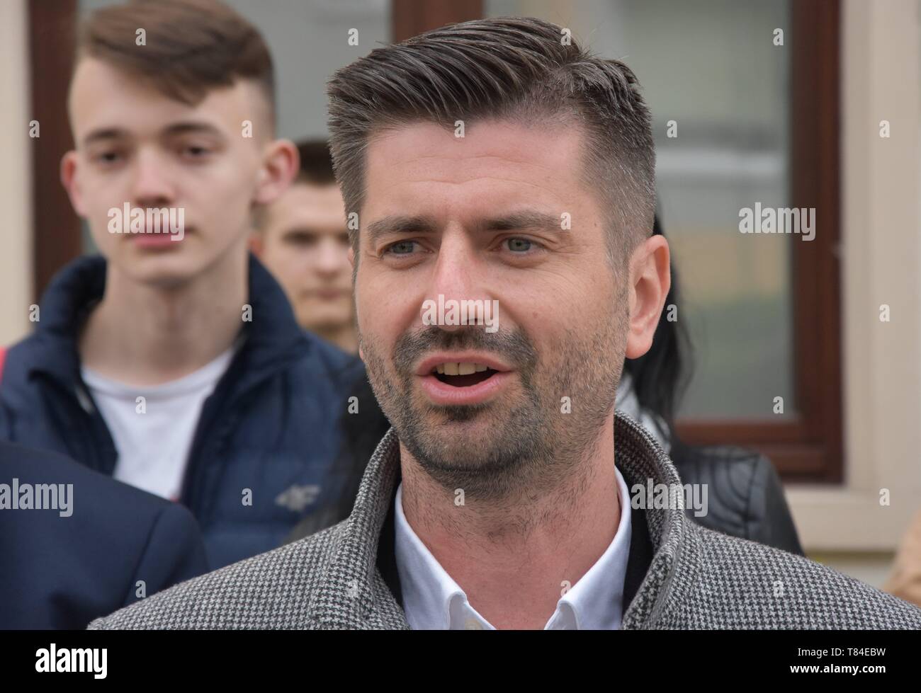 Lubin, Pologne. 10 mai, 2019. Élections au Parlement européen en Pologne, le chef de la liste Wiosna Biedronia (printemps) dans le district d'Opole Dolny Slask Krzysztof Smiszek, partenaire privé de Robert Biedron, ancien maire de SÂ³upsk en Pologne, il est le plus célèbre couple gay/Twardysko-Wierzbicki Crédit : Piotr ZUMA Wire/Alamy Live News Banque D'Images