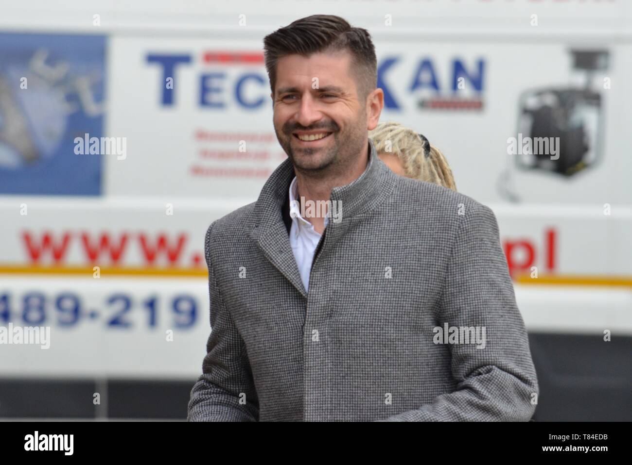 Lubin, Pologne. 10 mai, 2019. Élections au Parlement européen en Pologne, le chef de la liste Wiosna Biedronia (printemps) dans le district d'Opole Dolny Slask Krzysztof Smiszek, partenaire privé de Robert Biedron, ancien maire de SÂ³upsk en Pologne, il est le plus célèbre couple gay/Twardysko-Wierzbicki Crédit : Piotr ZUMA Wire/Alamy Live News Banque D'Images