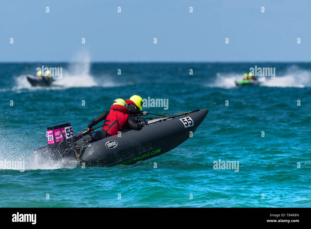 Newquay, Cornwall, UK. Le 11 mai, 2019. Le 5ème prb mis à l'UK a retourné à la célèbre plage de Fistral Newquay pour les Rounds 1&2 de la 2019 Le 5ème prb mis à l'championnats. Action spectaculaire que 4m bateaux gonflables la race et la puissance par le surf. Gordon 1928/Alamy Live News Banque D'Images