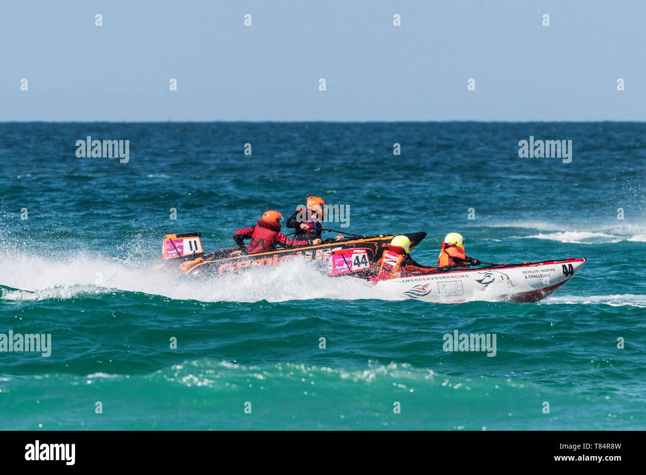 Newquay, Cornwall, UK. Le 11 mai, 2019. Le 5ème prb mis à l'UK a retourné à la célèbre plage de Fistral Newquay pour les Rounds 1&2 de la 2019 Le 5ème prb mis à l'championnats. Action spectaculaire que 4m bateaux gonflables la race et la puissance par le surf. Gordon 1928/Alamy Live News Banque D'Images
