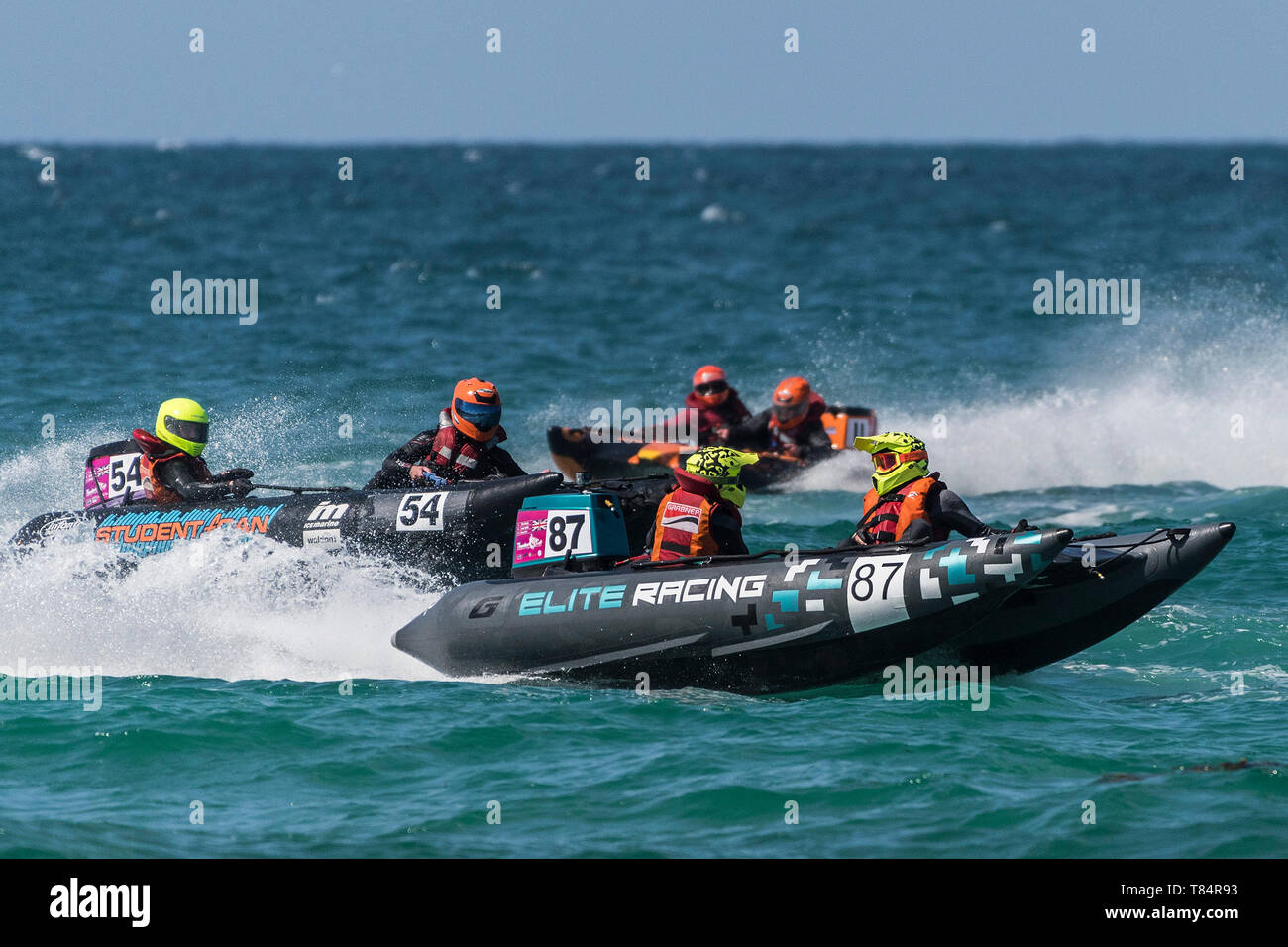 Newquay, Cornwall, UK. Le 11 mai, 2019. Le 5ème prb mis à l'UK a retourné à la célèbre plage de Fistral Newquay pour les Rounds 1&2 de la 2019 Le 5ème prb mis à l'championnats. Action spectaculaire que 4m bateaux gonflables la race et la puissance par le surf. Gordon 1928/Alamy Live News Banque D'Images