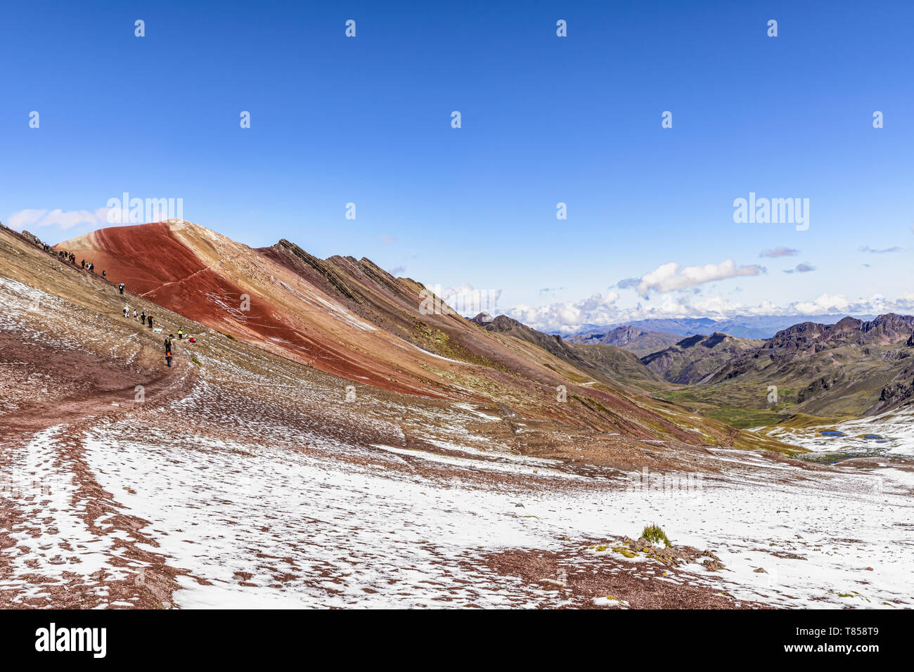 Paysage autour de route trek dans Vinicunca, région de Cuzco, Pérou — free download