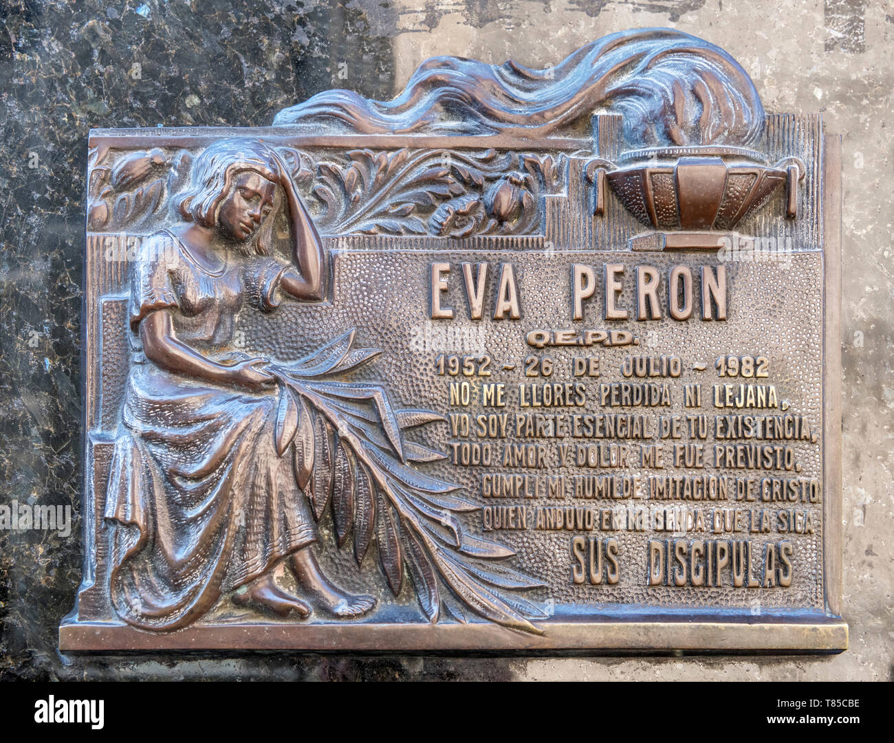 Plaque sur la tombe d'Eva Peron dans le Cementerio de la Recoleta (Cimetière) de la Recoleta, Buenos Aires, Argentine Banque D'Images